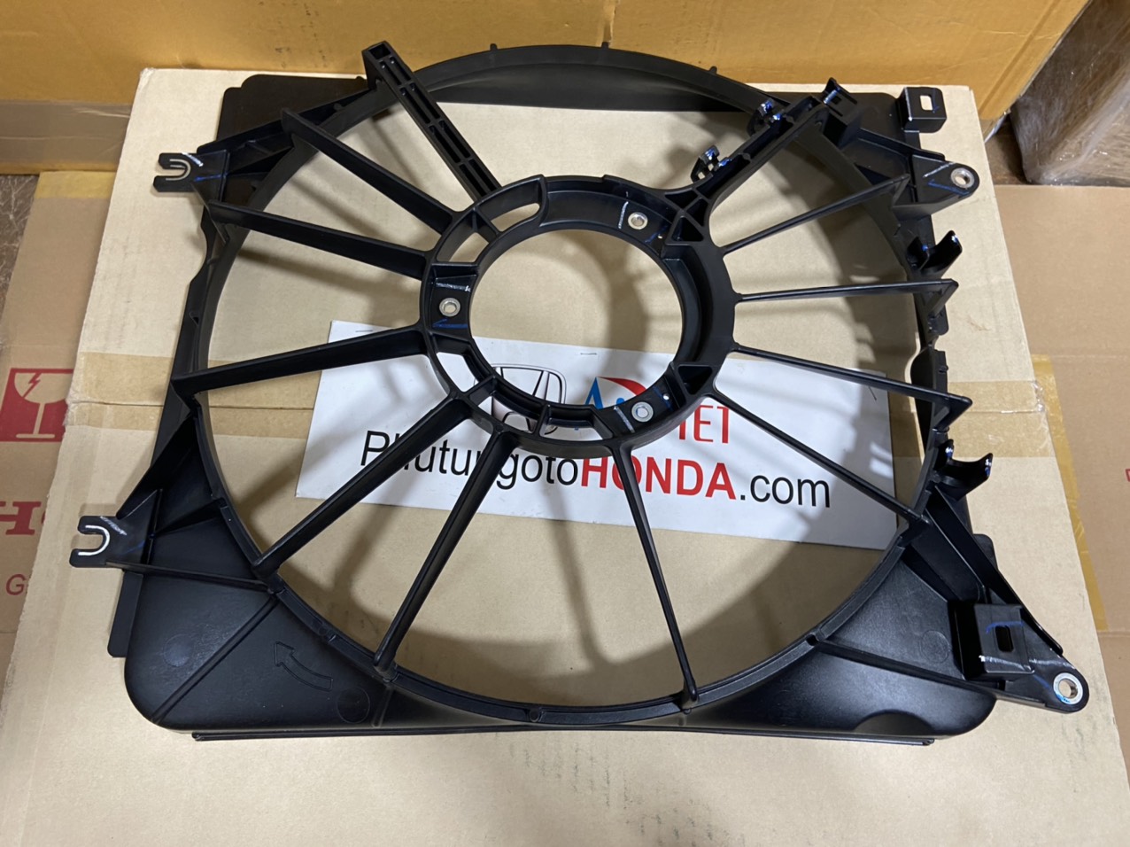 Lồng quạt làm mát dàn nóng xe Honda CRV 2018-2022